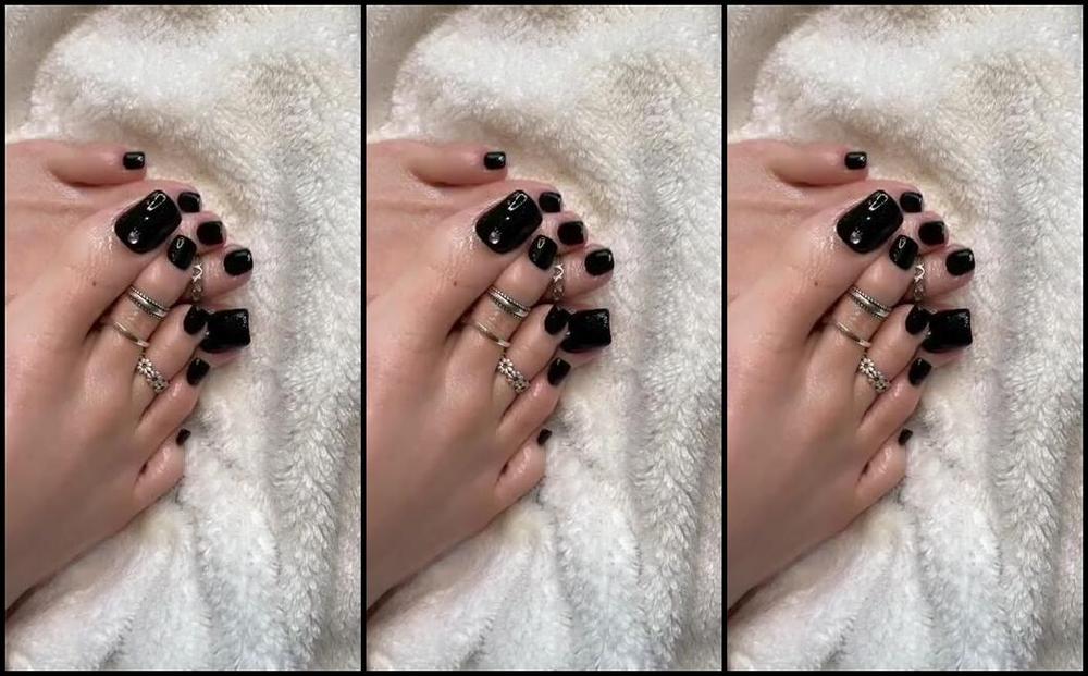 Waifu Jess Nicknamed Waifufeetmilkog Onlyfans I Fucking Love Black Polish How Does It Make You Feel