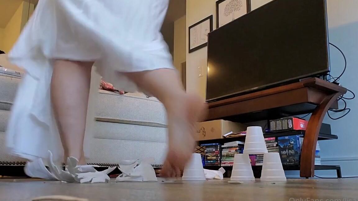 Lisaasmr Onlyfans Giantess Destroys City And Holds Tinies Hostage Asmr