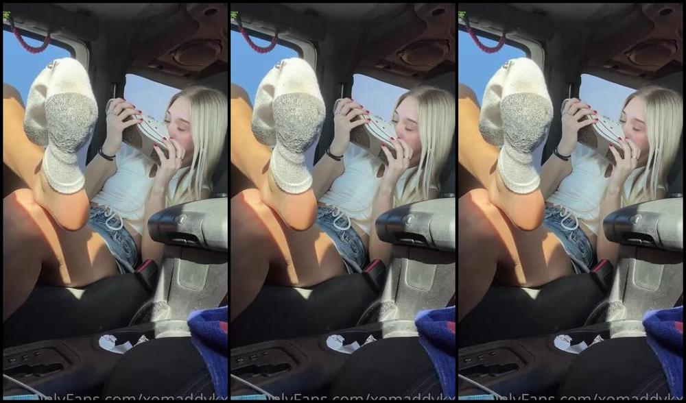 Goddess Kaylee Aka Xomaddykxo Onlyfans My Sweaty Converse Soles Today And I Can T Get Enough Of These Stinky Socks Im Wearing When You Guyp