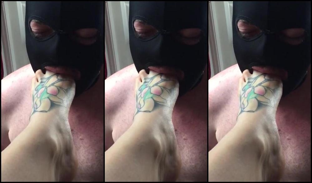 Adreena Angela Ip Toe Sucking Close Up