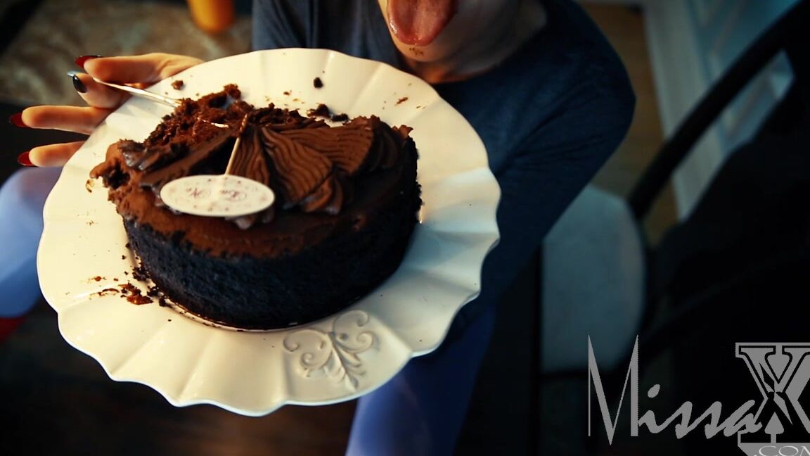 Missax Fitness Fanatic Grows Into Fatty