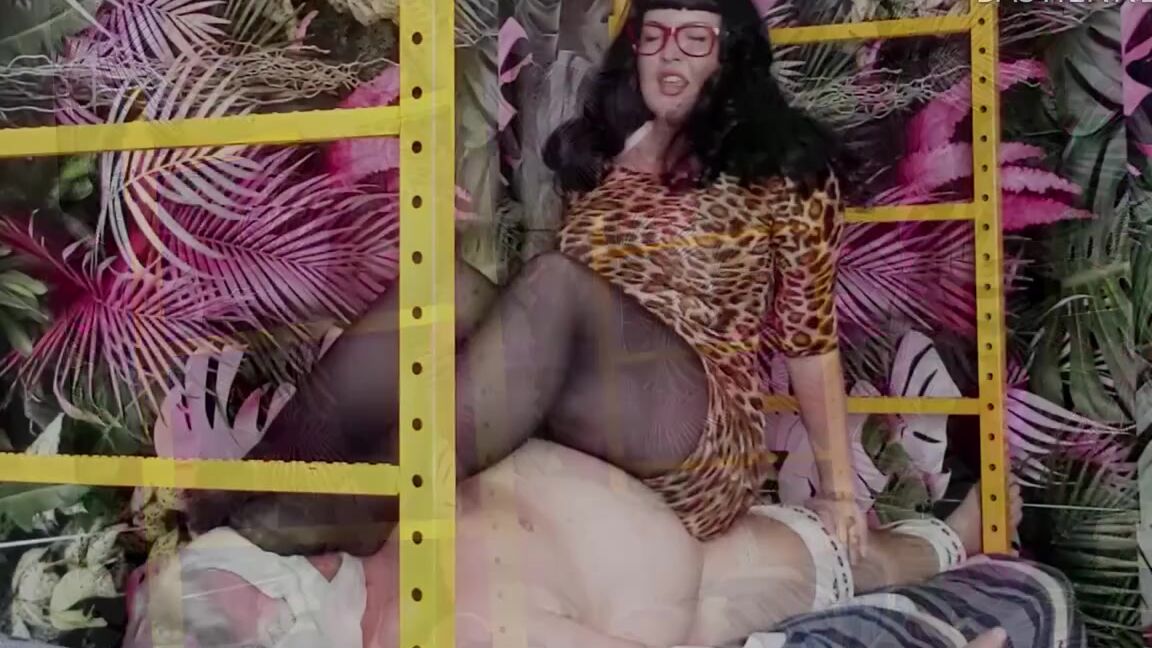 Bastienne Cross Nicknamed Bastiennecross Onlyfans Face Standing Full Weight And Trampling2