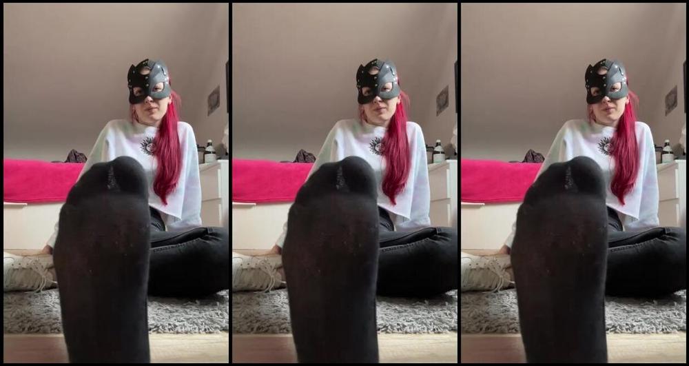 Socksfeet Misstress Nina Onlyfans 01 31 2024 Oh Slave I Have Something For You Yes Come Here And Wash My Socks With Your