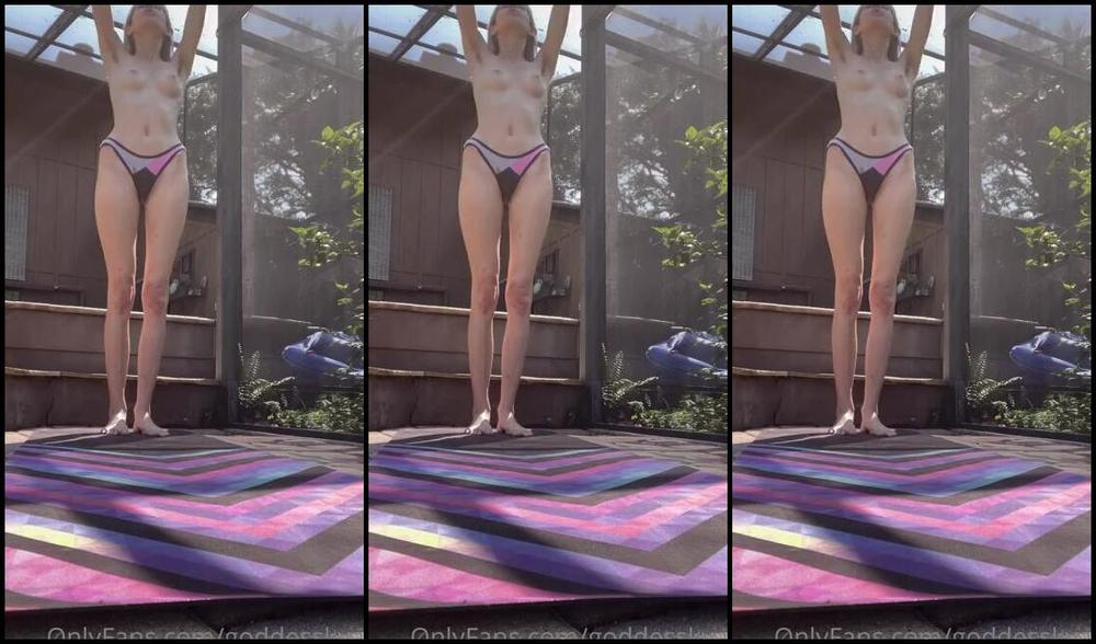 Goddess Kyaa Nicknamed Goddesskyaa Onlyfans Topless Yoga Time Lapse From Today Can You Touch Your Toes