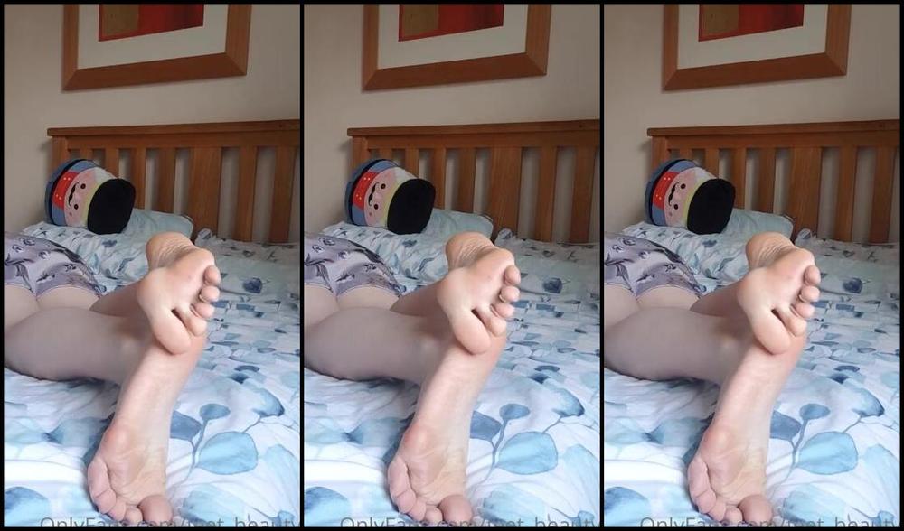 Feet Beautyx Nicknamed Feet Beautyx 02 18 2021 Onlyfans Video You Were Walking Past My Bedroom And You Notice Ne Lying On My Bed Barefoot