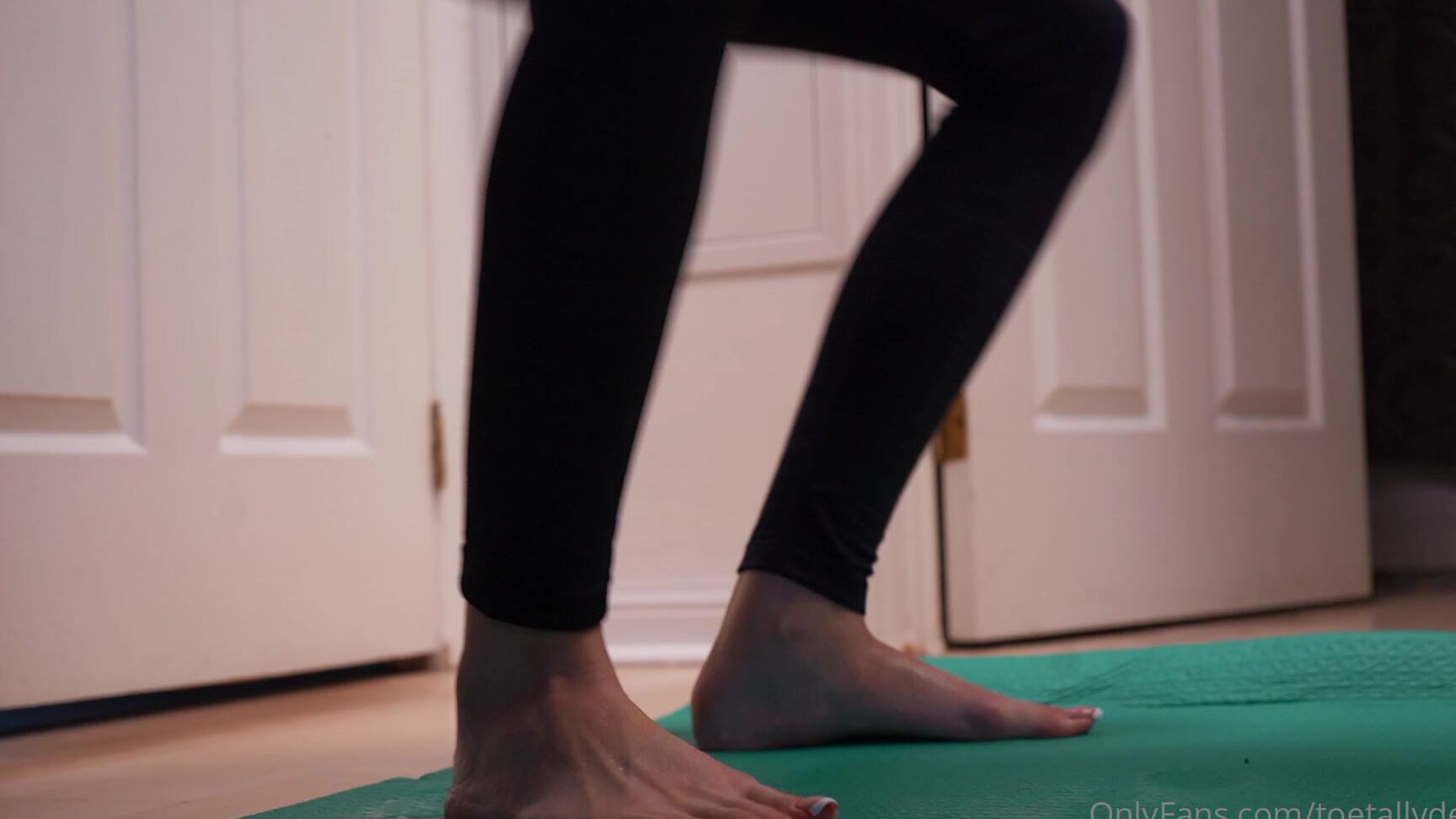 Toetallydevine Sweaty Veiny Workout Feet
