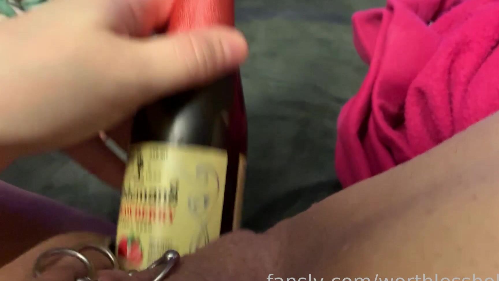 Worthlessholes 391346966627360768