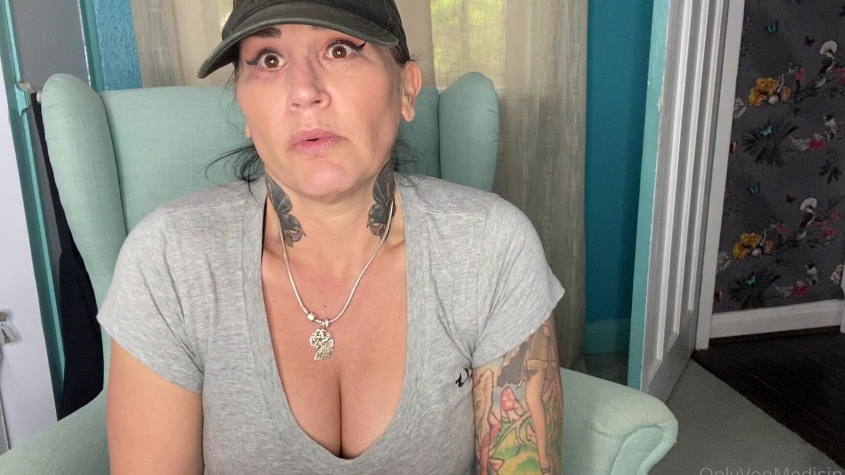 Avavonmedisin Post Run Post Gym Workout My Gymshoes Are Hot And Sweaty So Are My Gymsocks And Feet It