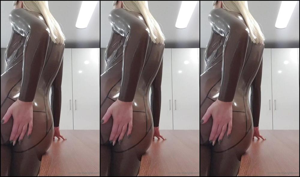 Katerinapiglet Oh This Is My New Awesome Catsuit From Kinkside