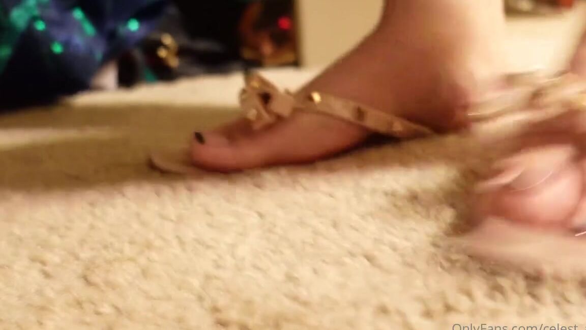 Celest Asmr Nicknamed Celest Asmr Onlyfans 02 27 2021 I See You Starring At Me P What Are You Gonna Do Lol