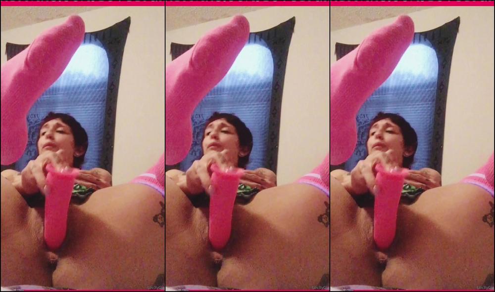 Lovelygia Since The Video Wouldn T Upload Yesterday Me Fuxking My Holes With My Pink Dildo