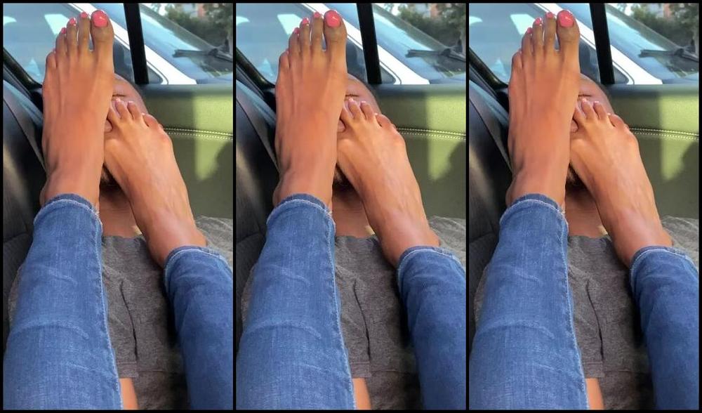 Torisoless Onlyfans Backseat Foot Worship