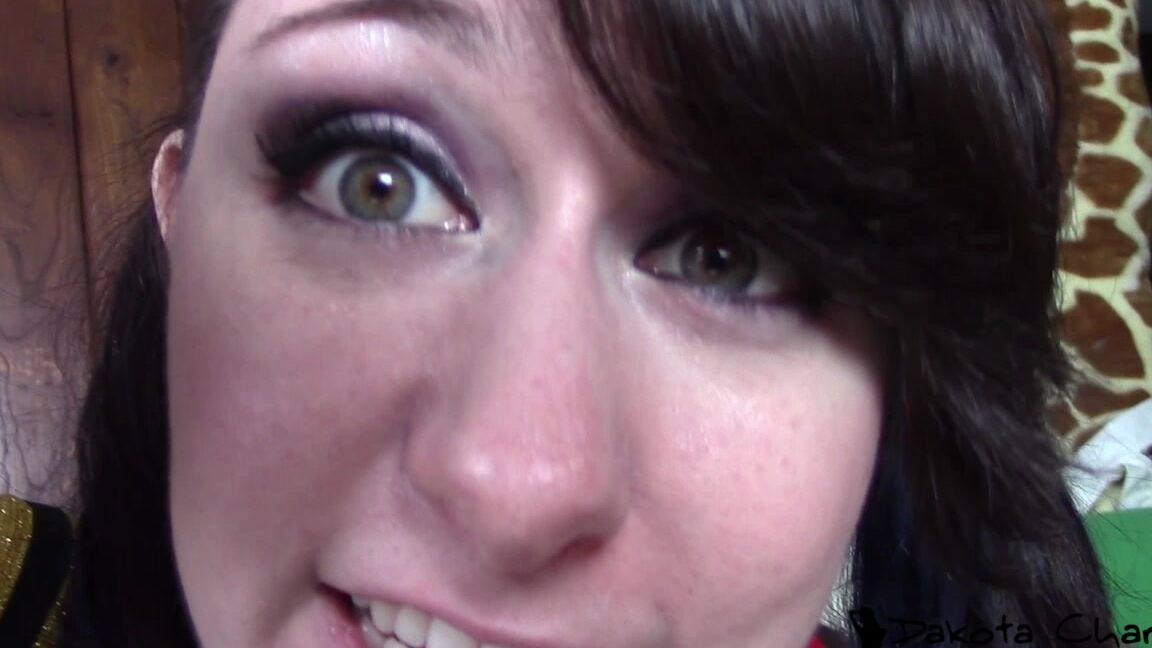 Dakotacharmsxxx Cheerleaders Find A Snack