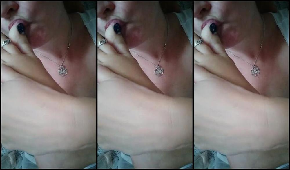 Frejas Submissive Feet Nicknamed Frejassubmissivefeet Onlyfans I Had To Glue My Small Toes For All Day Also The Butt Plug Went In