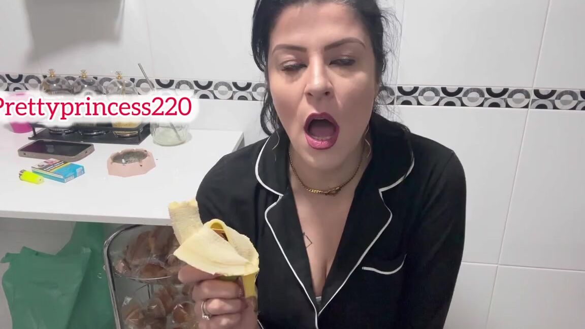 Prettyprincess220 01 08 2025 Onlyfans Video Eating And Burping