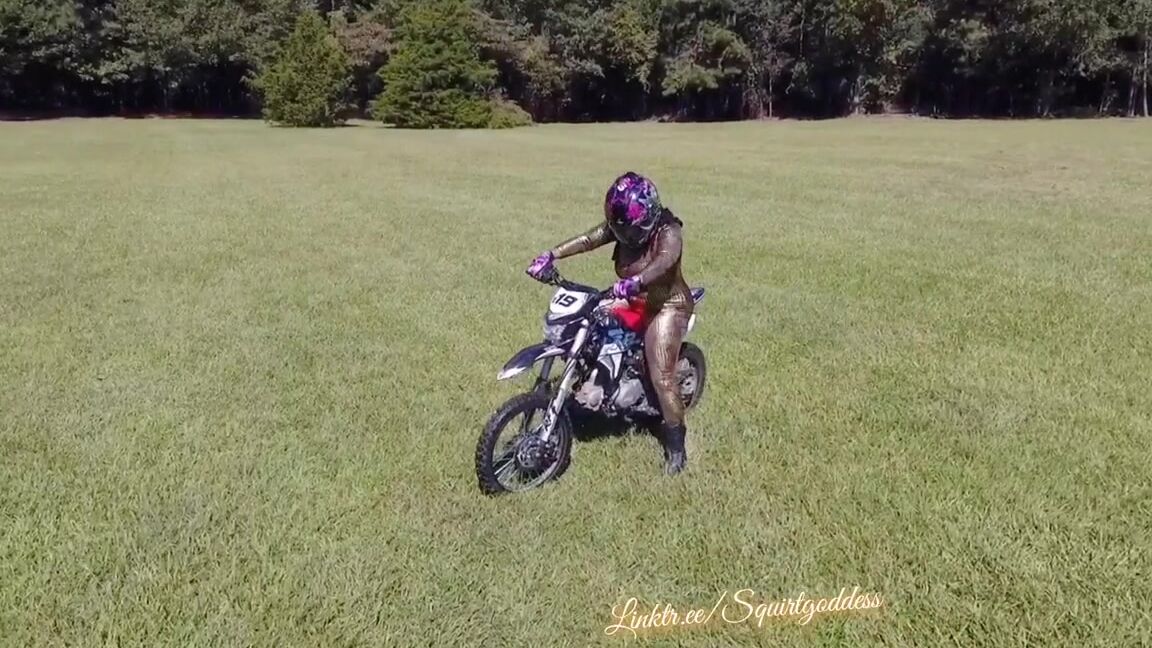 Sgoddess Nicknamed Sgoddess Findom 10 05 2021 Onlyfans Video Titty Tuesday With A Twist