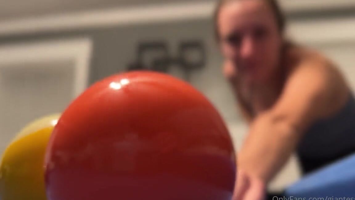 Giantess Tara Nicknamed Giantesstara 04 25 2023 Onlyfans Video Happy Tiny Tuesday Having More Fun With You Toys In My Day To Day Life