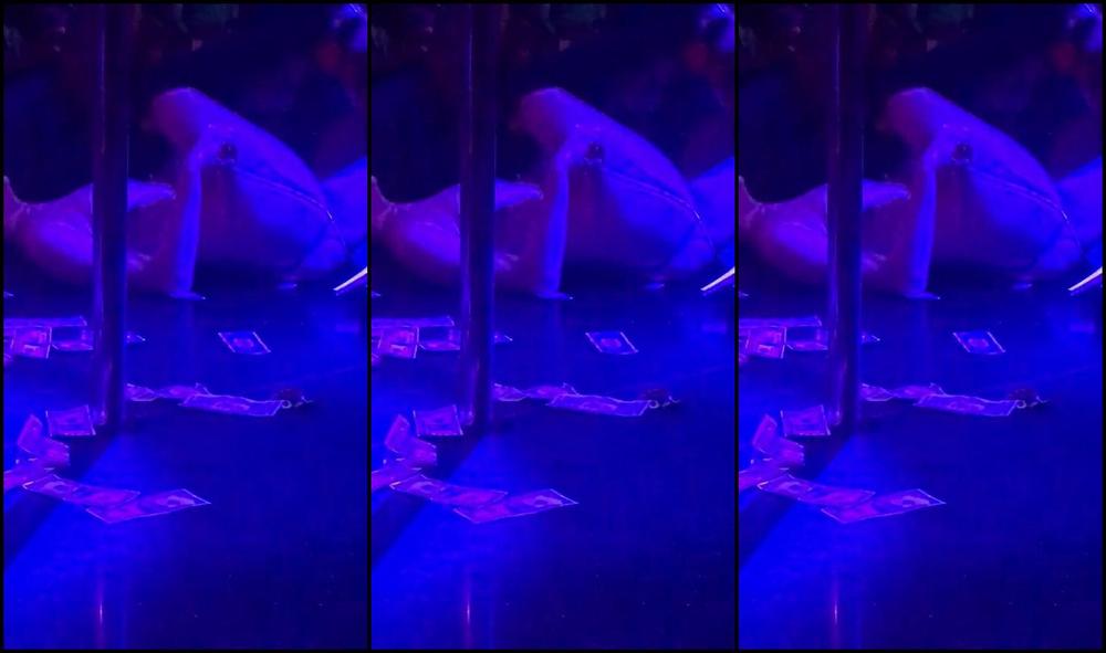 kimmygrangerxxx-24-09-2017-3766447-heres-my-full-nude-stage-show-at-dejavu-in-kalamzoo-tonight-i-hope-you-enjoy