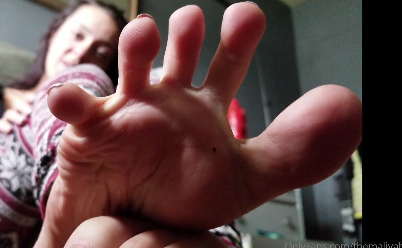 Mfyt Liyahjane Licking Soles And Sucking Toes Joi