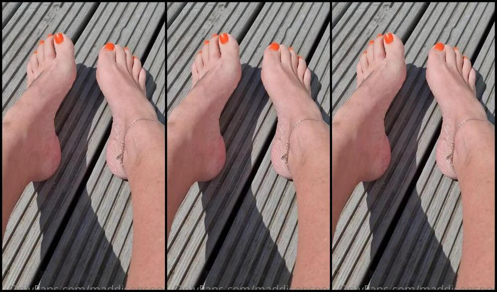 Maddison Spoilt Nicknamed Maddisonspoilt Onlyfans Flip Flops Arches And Toes Zone Out To This One