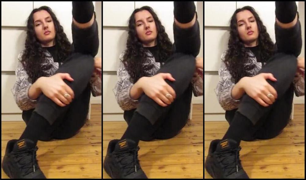 Neolasoles Nicknamed Neolasoles Onlyfans With Another Pair Of My Stinky Socks