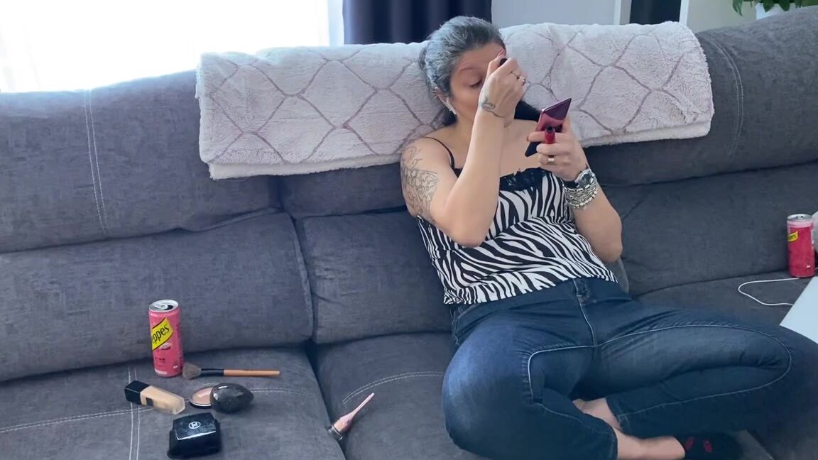 Prettyprincess220 01 18 2023 Onlyfans Video I Make Up And Im Burping A Lot