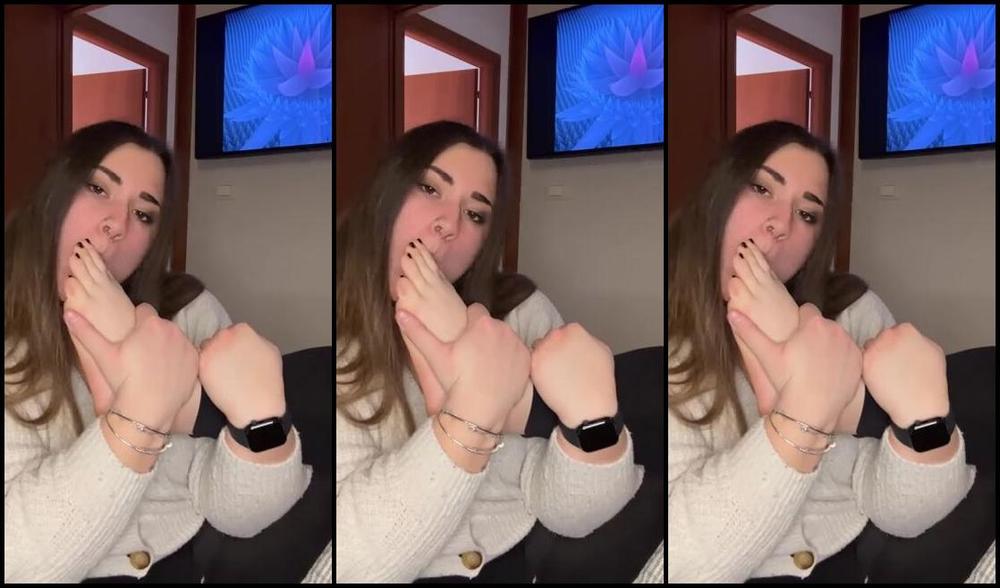 Yourdiamondvip Onlyfans Mmmhhh I Love Sucking Licking And Spitting My Feet Would You Like To Be Here With