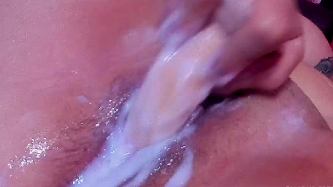 Famouscreamy Come And Have Sex With Me