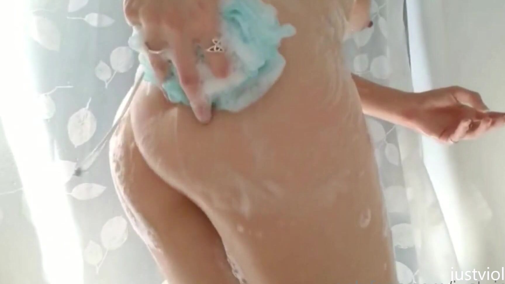 Justviolet Very Soapy Shower