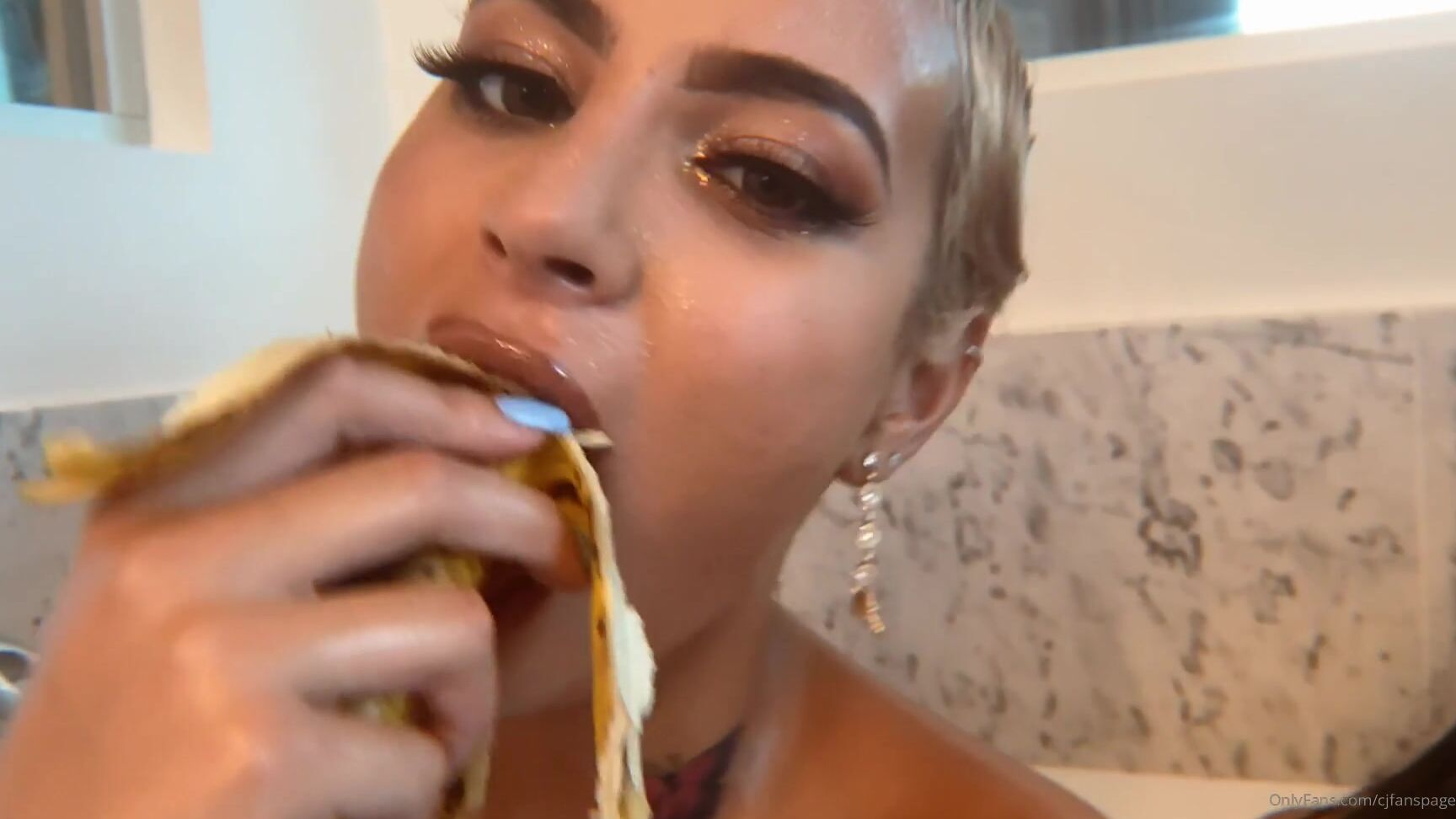 cjfanspage-14-08-2020-703523870-its-friday-sucking-banana-day-on-his-tub-warming-up-for-ur-dick-daddy-g