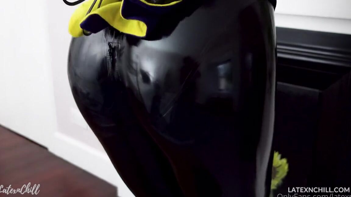 Goddess Lexi Chill Nicknamed Latexnchill Onlyfans Free Clip I Shine Myself Because I Know If You Were To Touch 0O