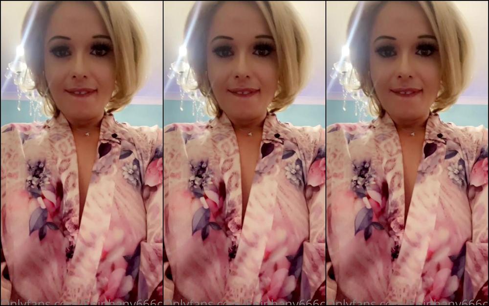 Epiphany Cb Enjoying A Well Deserved Day Off In The Sunshine Relaxing And Splashing Around In The Poo