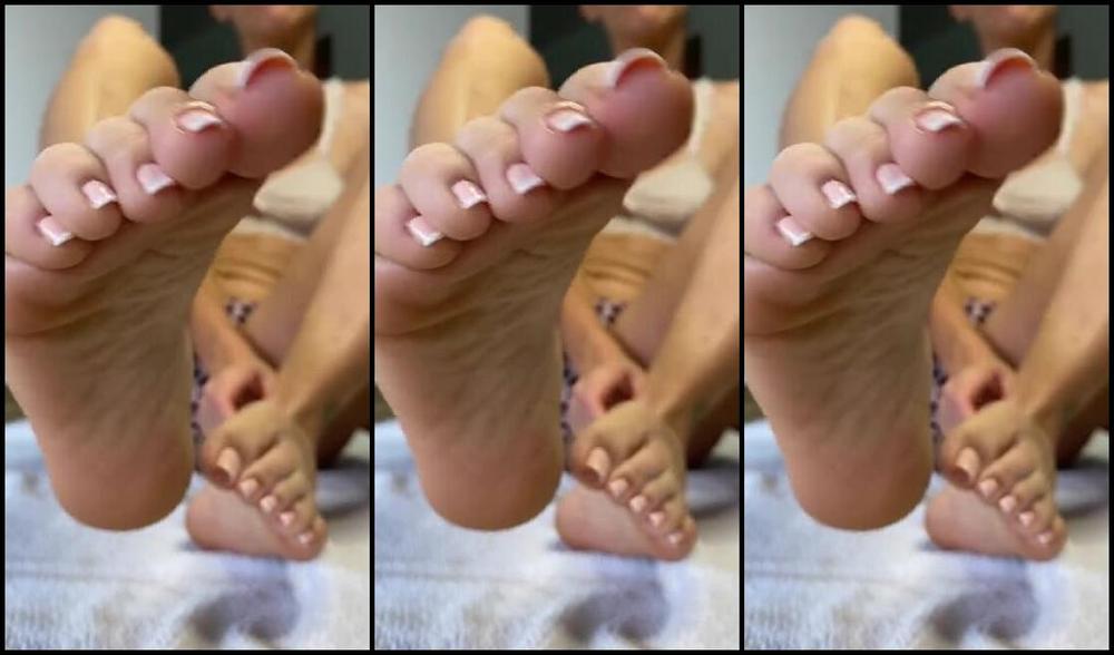 Froggeevip Onlyfans French Tips Worship Them Lick All My Spit From My Toes Suck Them