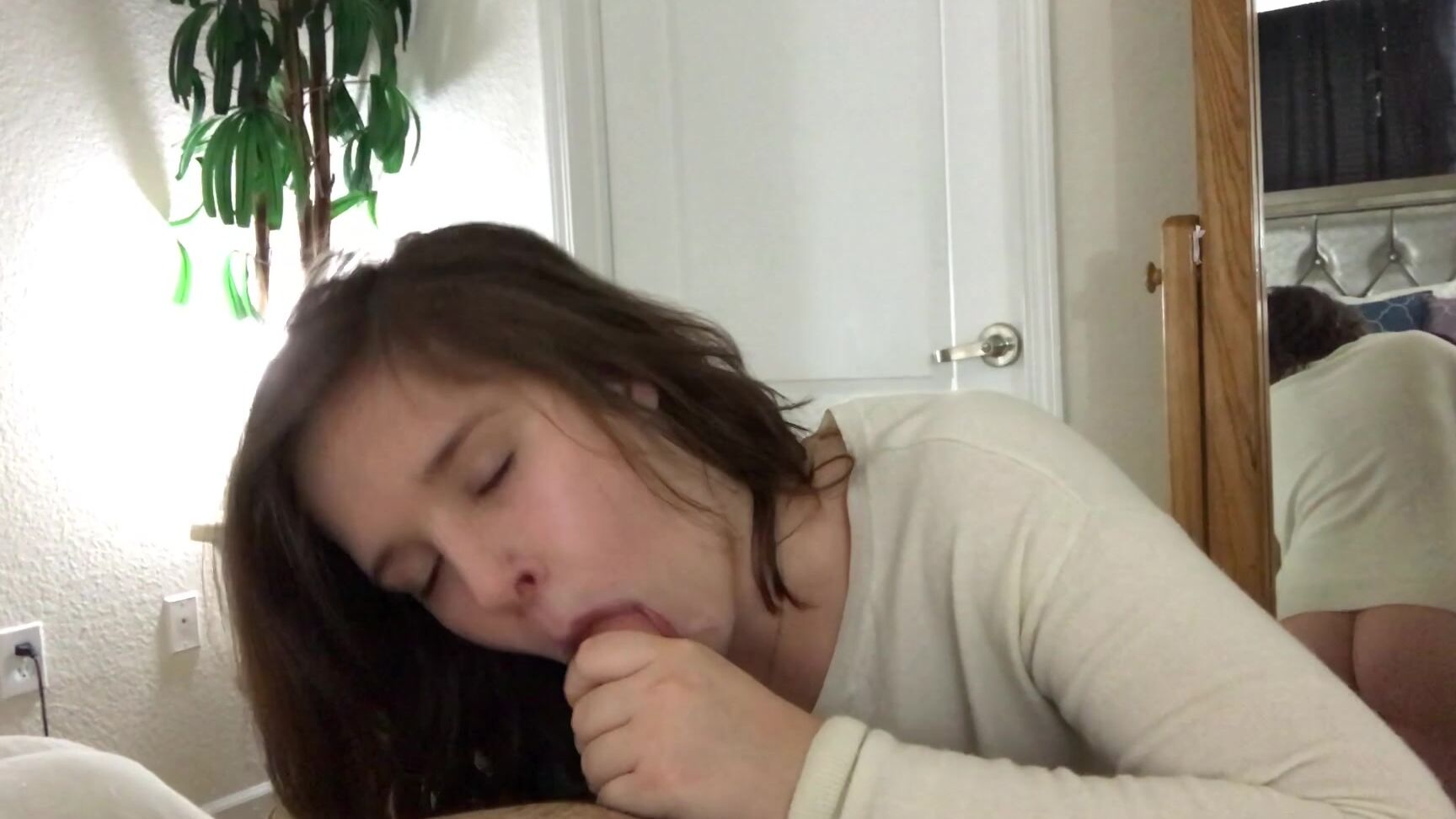 Catherine Grey Teen Blowjob And Cum In Mouth