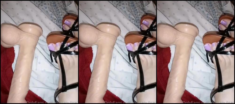 Feetvampire Nicknamed Feetvampire Onlyfans Tacones Juguete Te Ti Tssssss