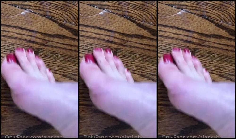 Goddess Alaska Nicknamed Alaskahotmess Onlyfans So Who S Gonna Clean This Mess 3