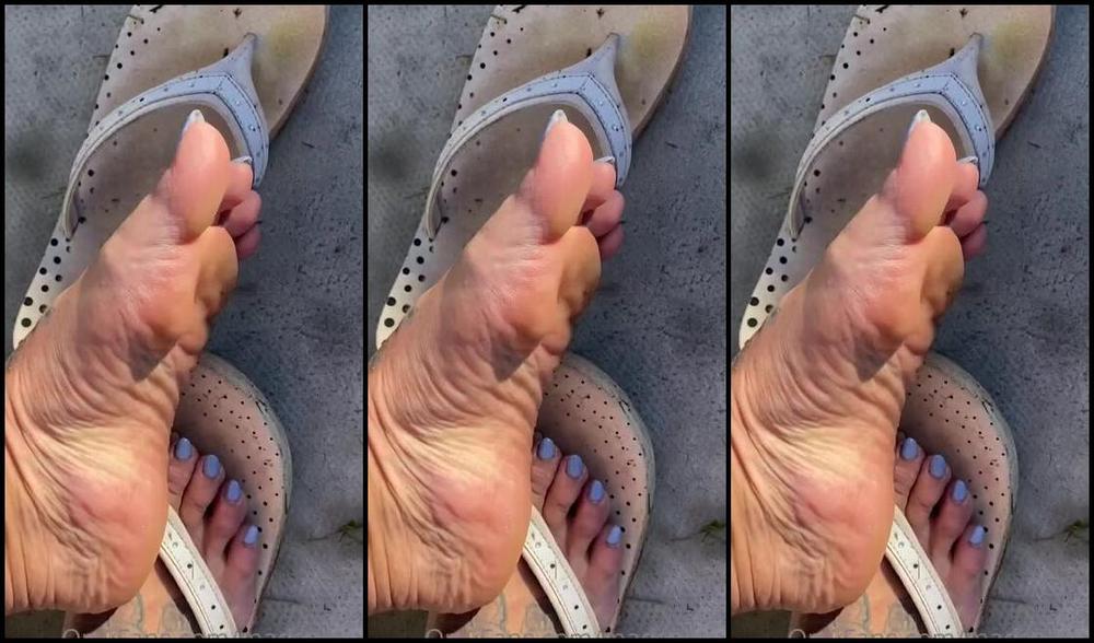Msmaddy Aka Madsoles 1 Onlyfans Bit Of Garden Time Some Veins And Slightly Dirty Soles Clean Up Needed On The Feet In The Pati 7