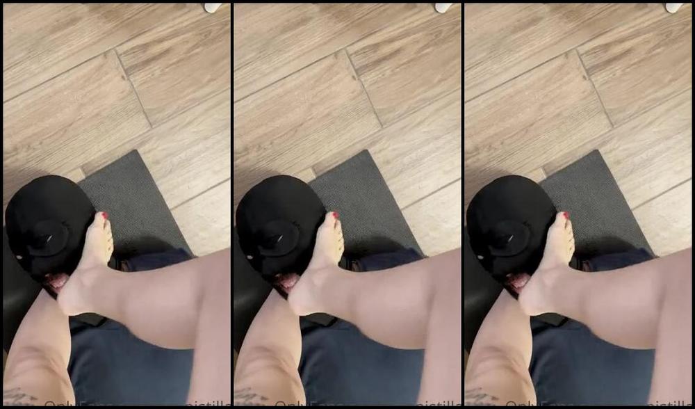 Deapistilla Nicknamed Deapistilla1 03 31 2023 Onlyfans Video Lo Schiaffeggio Con I Piedi Per Punirlo