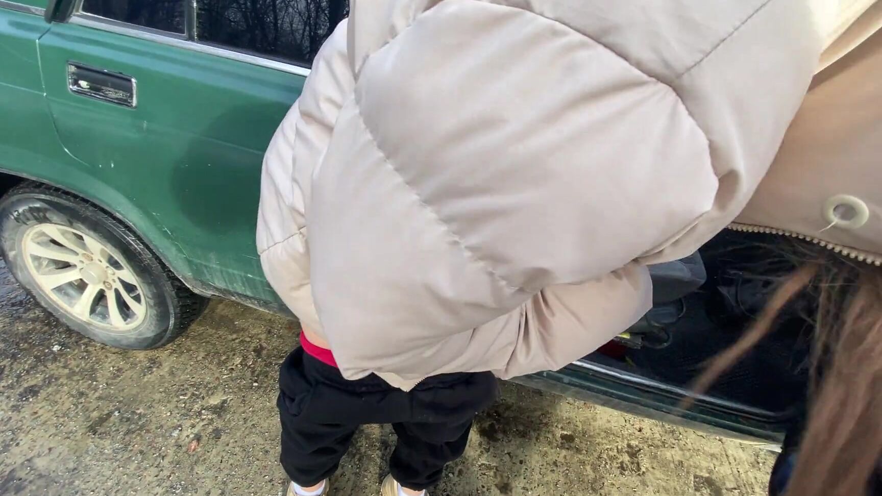 На Садилась На Резиновый Член На Жигуле В Публичном Месте