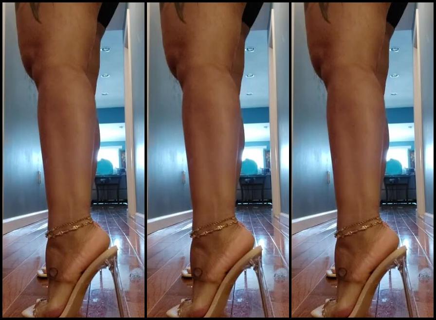 Selena Nicknamed Lunas83Feet Onlyfans Thick In All The Right Places