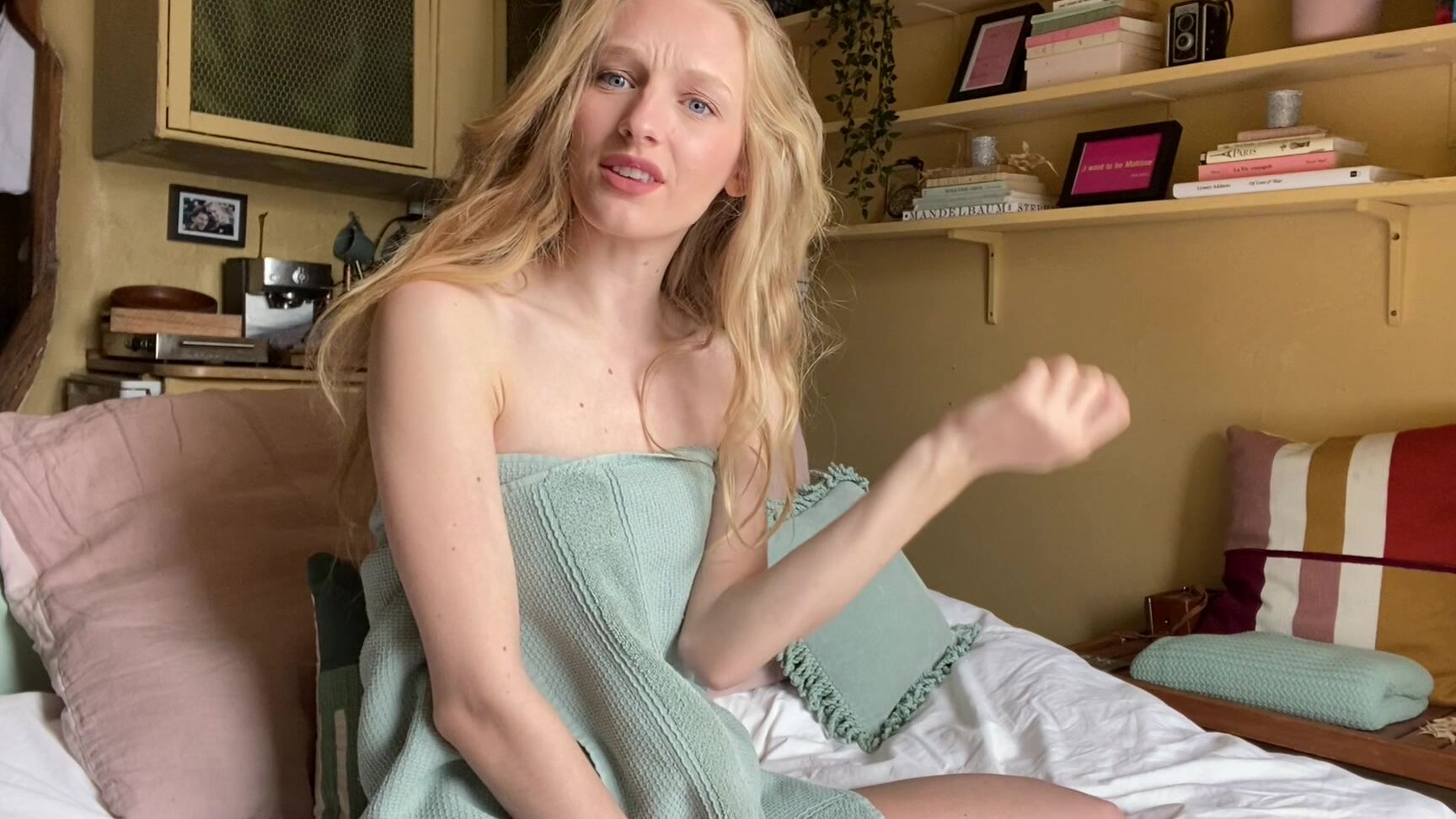 Foreskin,Cut Dicks,Uncut Dicks,Princess,Petite kwgirlx princess convinces you to circumcise ManyVids