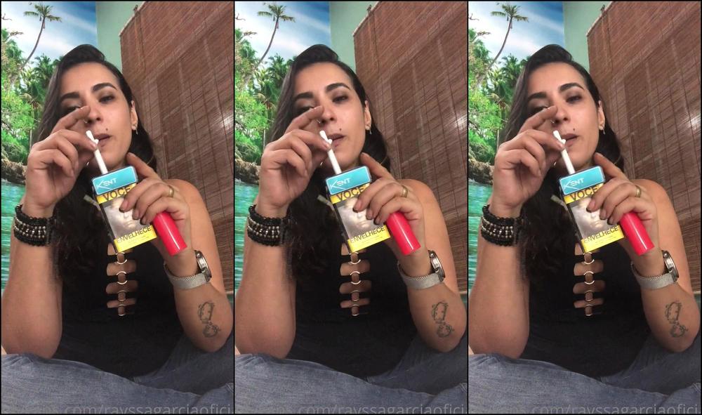 Rayssagarciaoficial 385473753 06 02 2020 Smoking Fetishe Bdsm Smoking