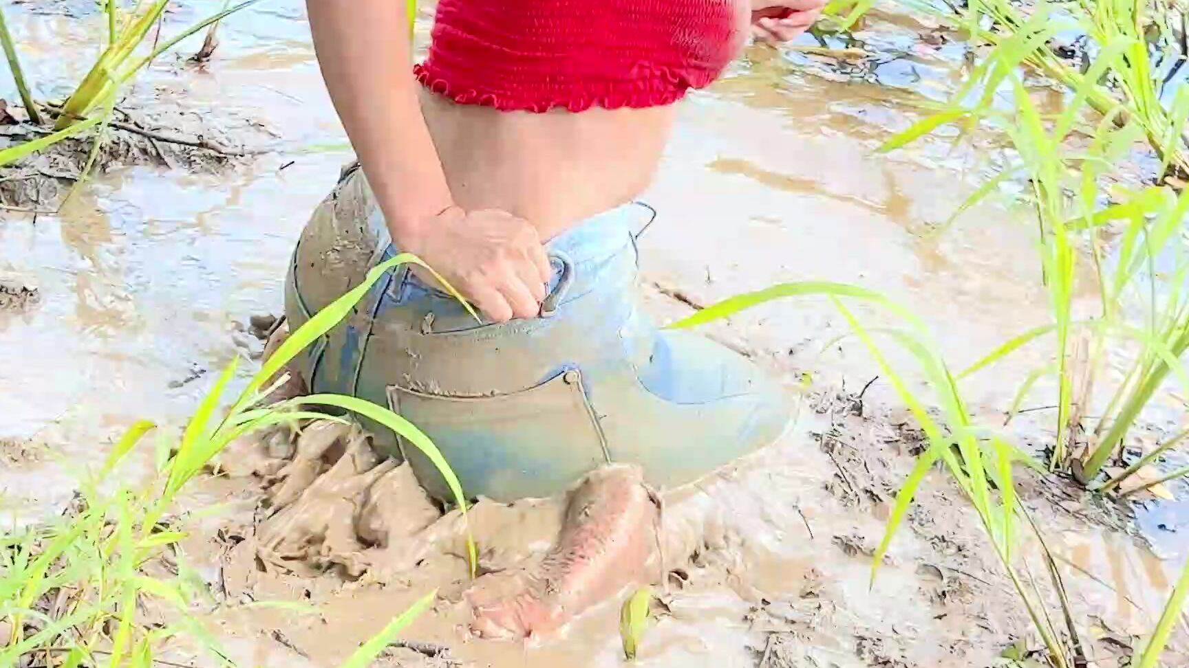 "zuleyka basil" desperation, jeansfetish, masturbation, mudandquicksandsinking, outdoors, pee, publicoutdoor, wetandmessy, wetlook MUDDY JEANS AND PEE manyvids