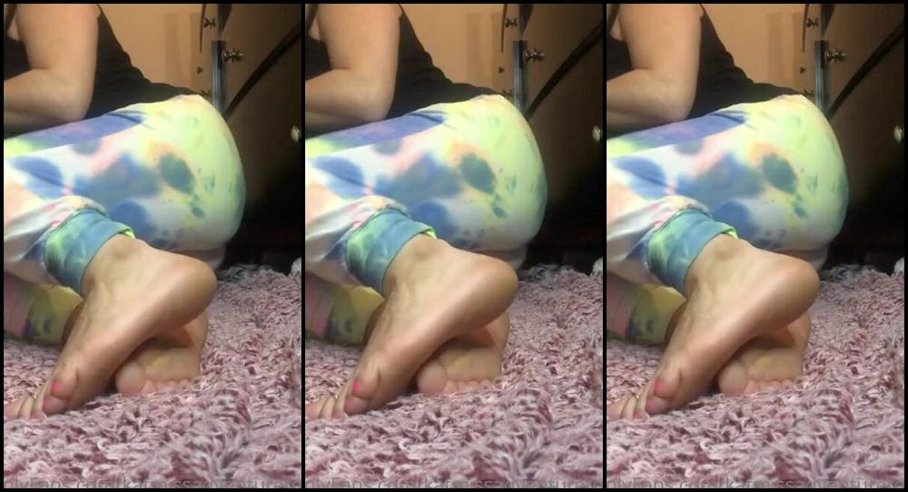 Adventuretoeskat Nicknamed Missadventuretoeskat Onlyfans I Know You Love The Pose Wait For