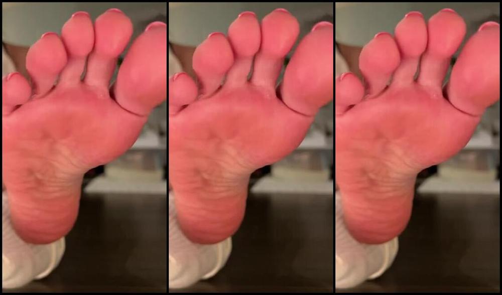 Kala Lehlani Onlyfans Insane Workout Class Today Come Closer So You Can Worship My Hot Soles Right Afterp