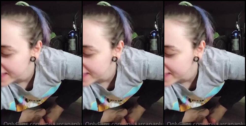 Missarcanaplus Nicknamed Missarcanaplus Onlyfans Socksmas Day 9