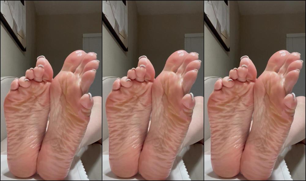 Goddessfendi 3025743957 09 23 2023 Something To Wake Up To And Keep Your Ass In Bed