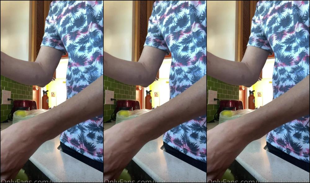 vibewithmommy-25-03-2022-2395958607-this-is-how-our-family-does-breakfast..-come-eat-your-greens-my-good-boys-and-girls