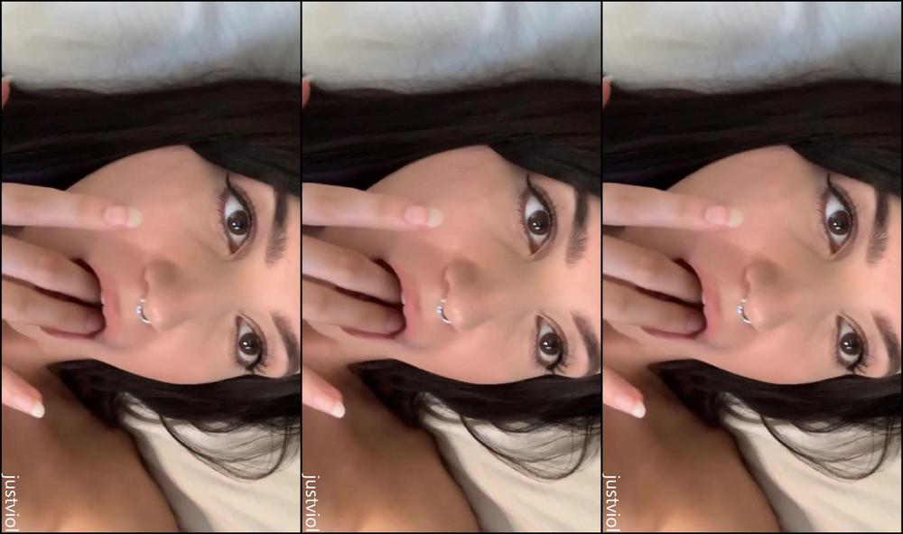 Justviolet Fingering My Pussy In Bed