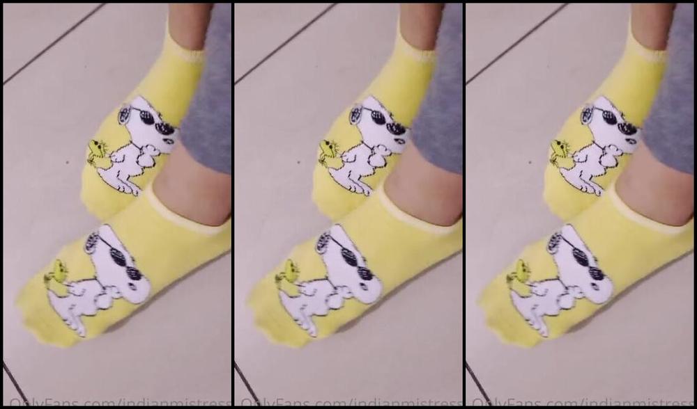Sahiba Kaur Indian Mistress Onlyfans Smelly Sweaty Stinky Socks Malkin Ke Beautiful Black Toe Nails Dominating Feet Teri Real Placep